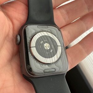 Apple Watch Series 5 + GPS, 40mm, Charger Included